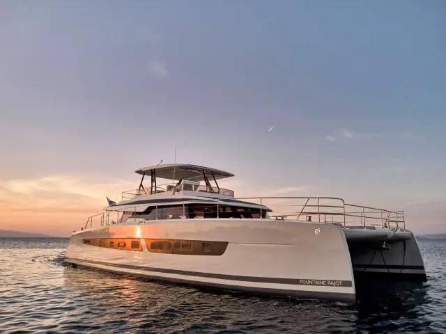 Alena – Power 67 yacht charter in Greece
