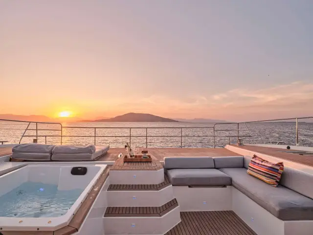 Alena Power 67 yacht – photo 10