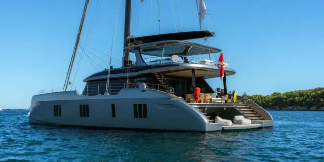 Apollo 99 – Sunreef 80 Eco yacht charter in Greece