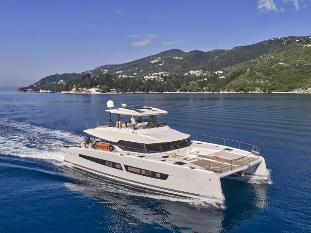 Ariva – Power 67 yacht charter in Greece