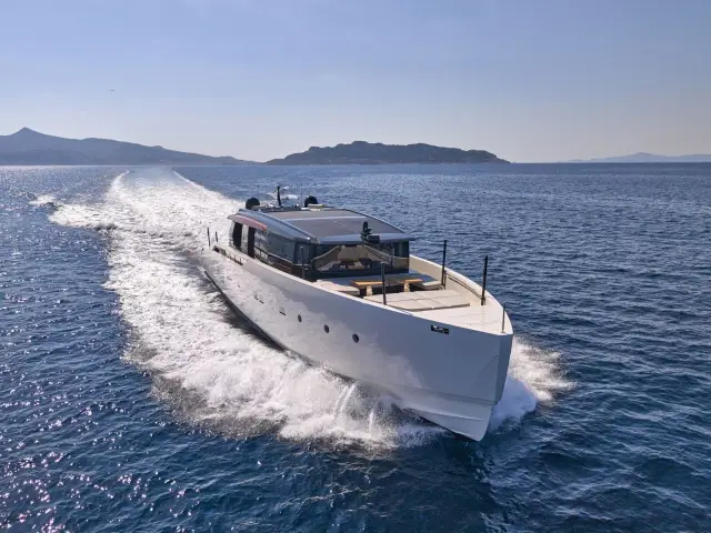 Bestia – SP110 yacht charter in Greece