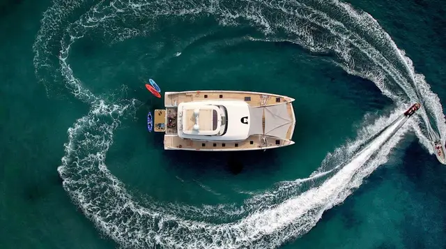 Crazy Horse Lagoon Seventy 8 yacht – photo 3