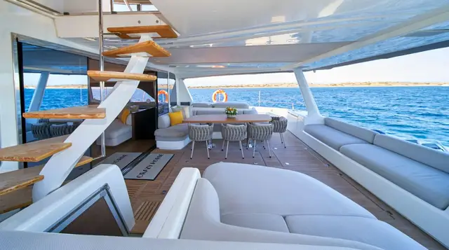 Crazy Horse Lagoon Seventy 8 yacht – photo 5