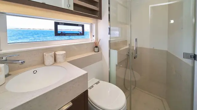 Crazy Horse Lagoon Seventy 8 yacht – photo 8
