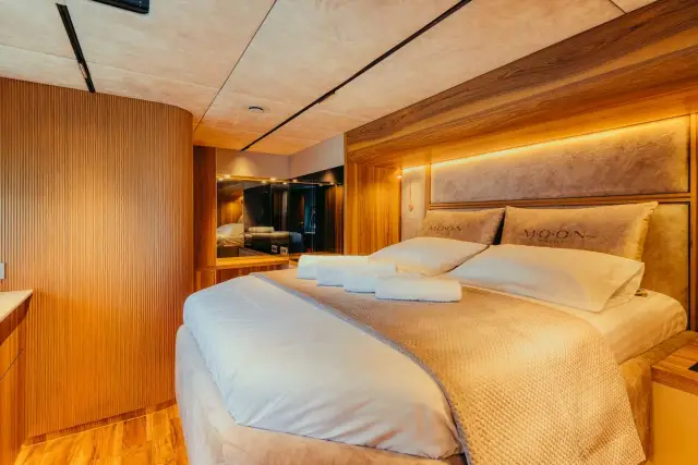 Honeymoon Moon Yacht 65 yacht – photo 5