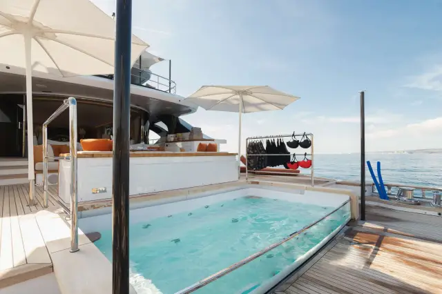 How Much Is Enough Oasis 40 yacht – photo 5