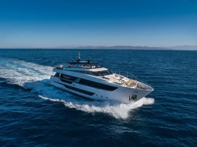 Ianassa – Ferretti 30 m (Custom Line / Ferretti 1000 series) yacht charter in Greece