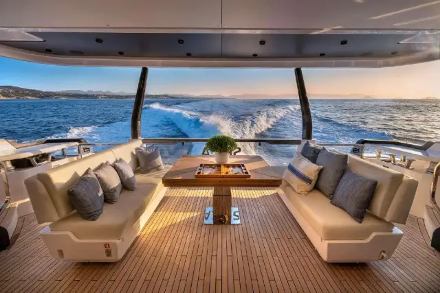 Ianassa Ferretti 30 m (Custom Line / Ferretti 1000 series) yacht – photo 4