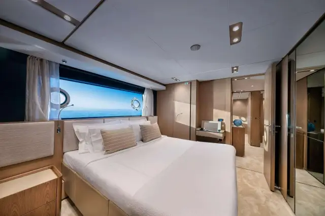 Ianassa Ferretti 30 m (Custom Line / Ferretti 1000 series) yacht – photo 9