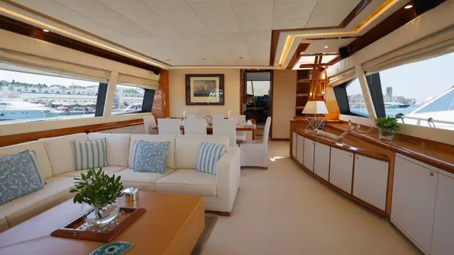 Lady Natassa Ferretti 830 Fly yacht – photo 3