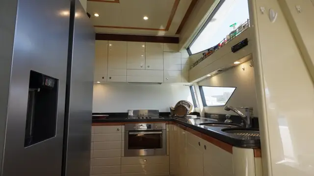 Lady Natassa Ferretti 830 Fly yacht – photo 5