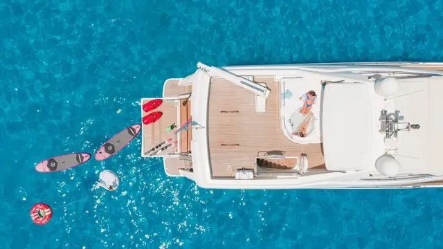 Lady Natassa Ferretti 830 Fly yacht – photo 9