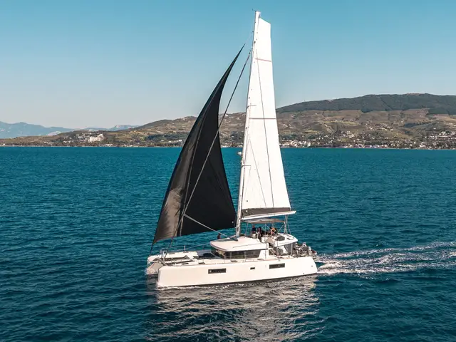 Largo Winch – Lagoon 52F yacht charter in Greece