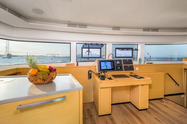 Largo Winch Lagoon 52F yacht – photo 6