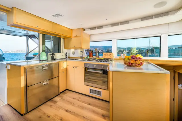 Largo Winch Lagoon 52F yacht – photo 7