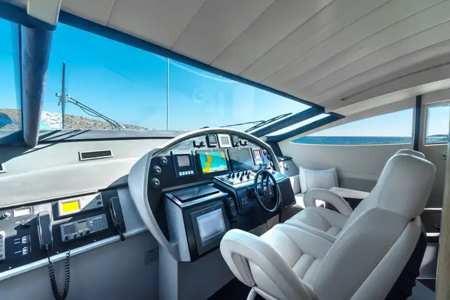 One Pershing 90 yacht – photo 10