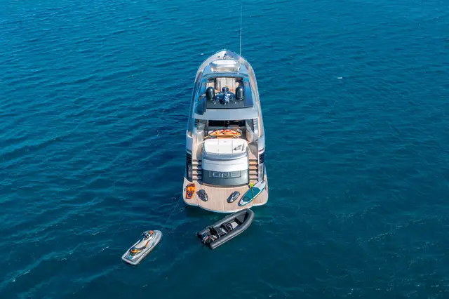 One Pershing 90 yacht – photo 2