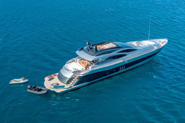 One Pershing 90 yacht – photo 3