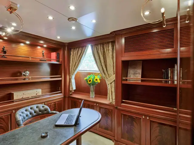 Option B Classic 121 yacht – photo 5