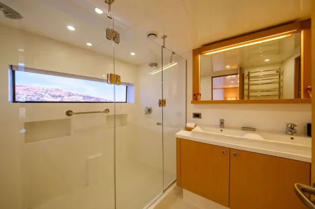 Ottawa IV Custom 39 m tri-deck yacht – photo 8