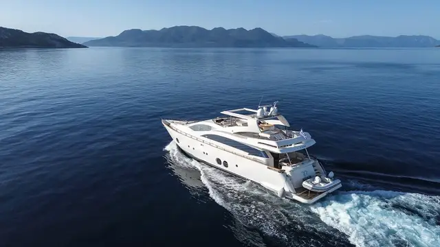 Red Rose Aicon 85 Flybridge yacht – photo 10