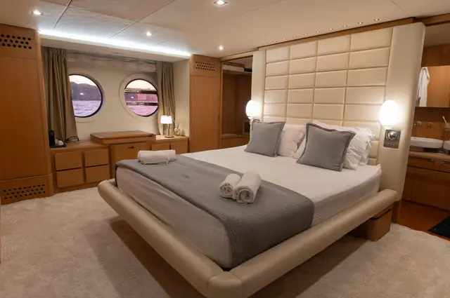 Red Rose Aicon 85 Flybridge yacht – photo 7
