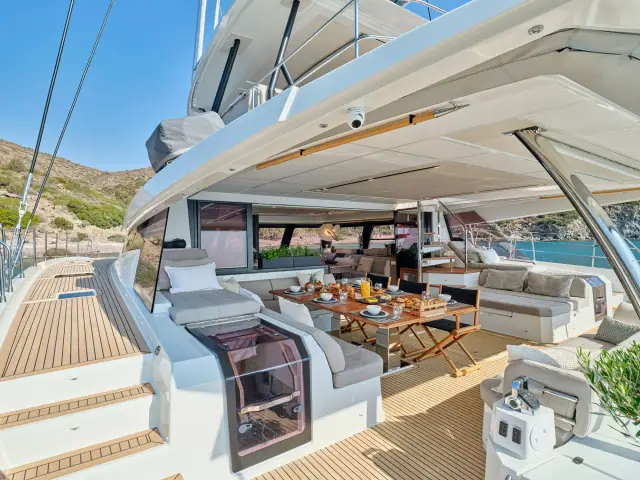 Stephanie Alegria 67 yacht – photo 9