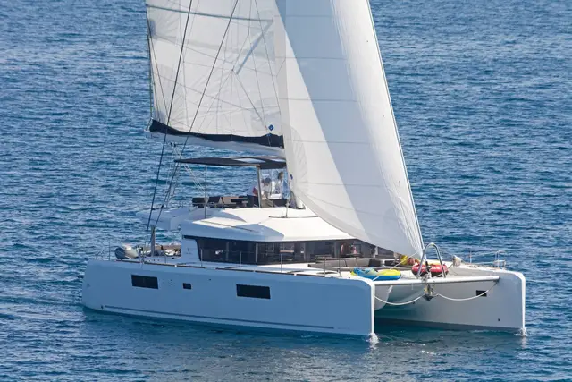 Summer Star – Lagoon 52 yacht charter in Greece