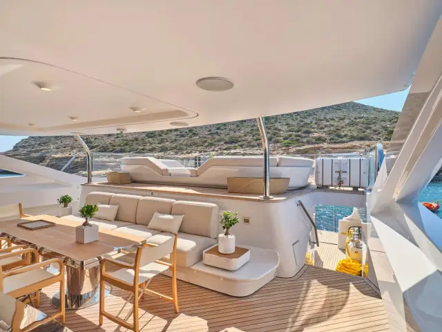 Volo Mare Azimut 38 m tri-deck (Grande series) yacht – photo 10