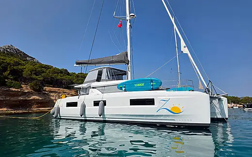 White Caps Lagoon Sixty 5 yacht – photo 3