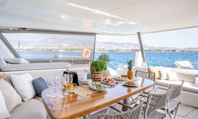 White Caps Lagoon Sixty 5 yacht – photo 4