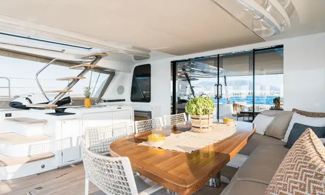 White Caps Lagoon Sixty 5 yacht – photo 6